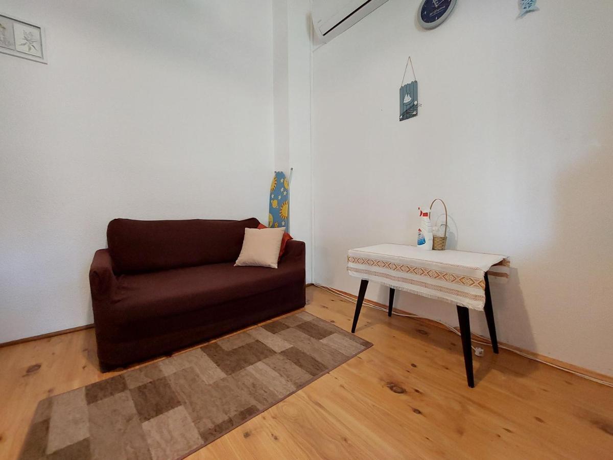 Apartments Vilim Pinezići Extérieur photo