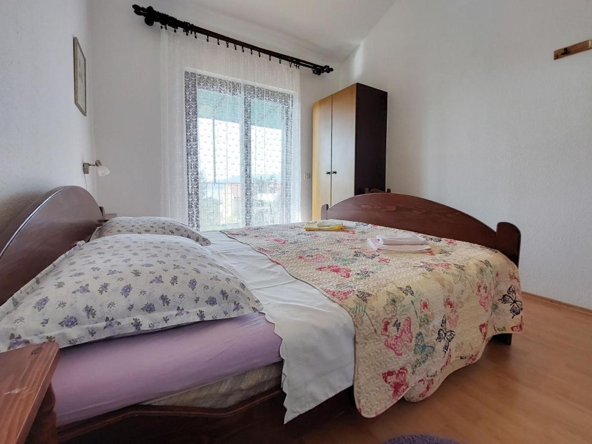 Apartments Vilim Pinezići Extérieur photo