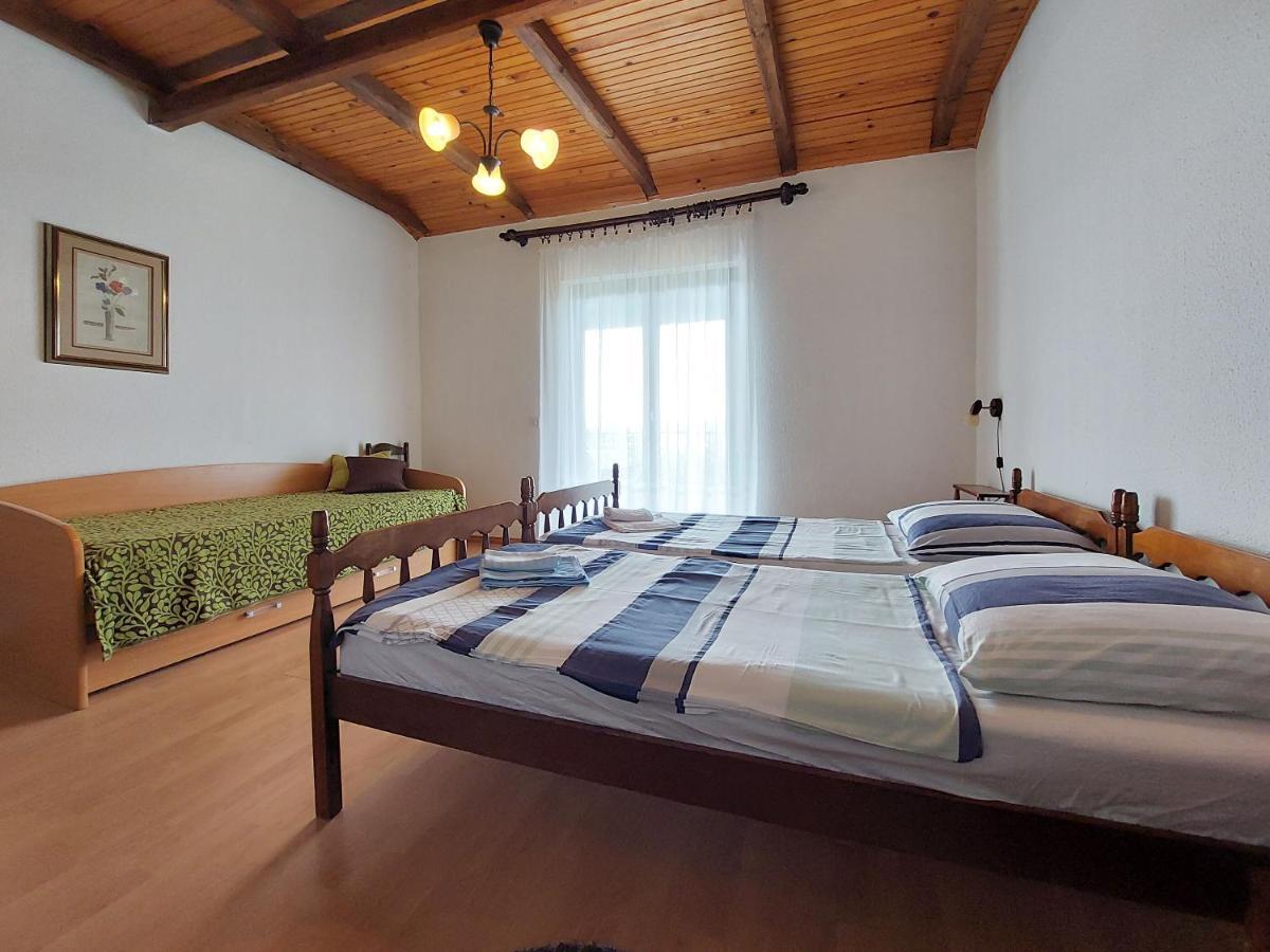 Apartments Vilim Pinezići Extérieur photo