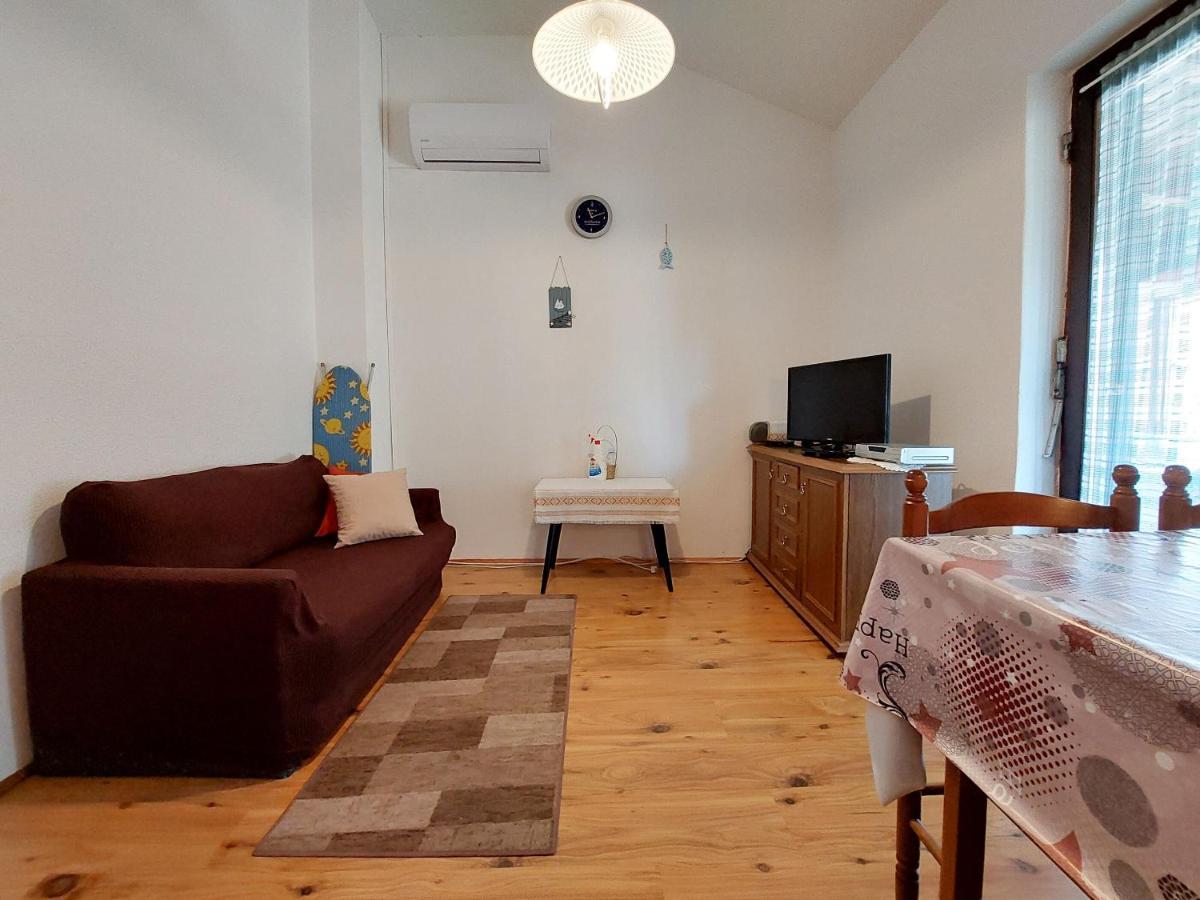Apartments Vilim Pinezići Extérieur photo